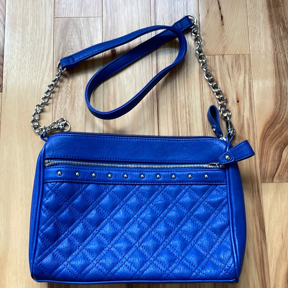 Purse, crossbody, blue, removable strap.